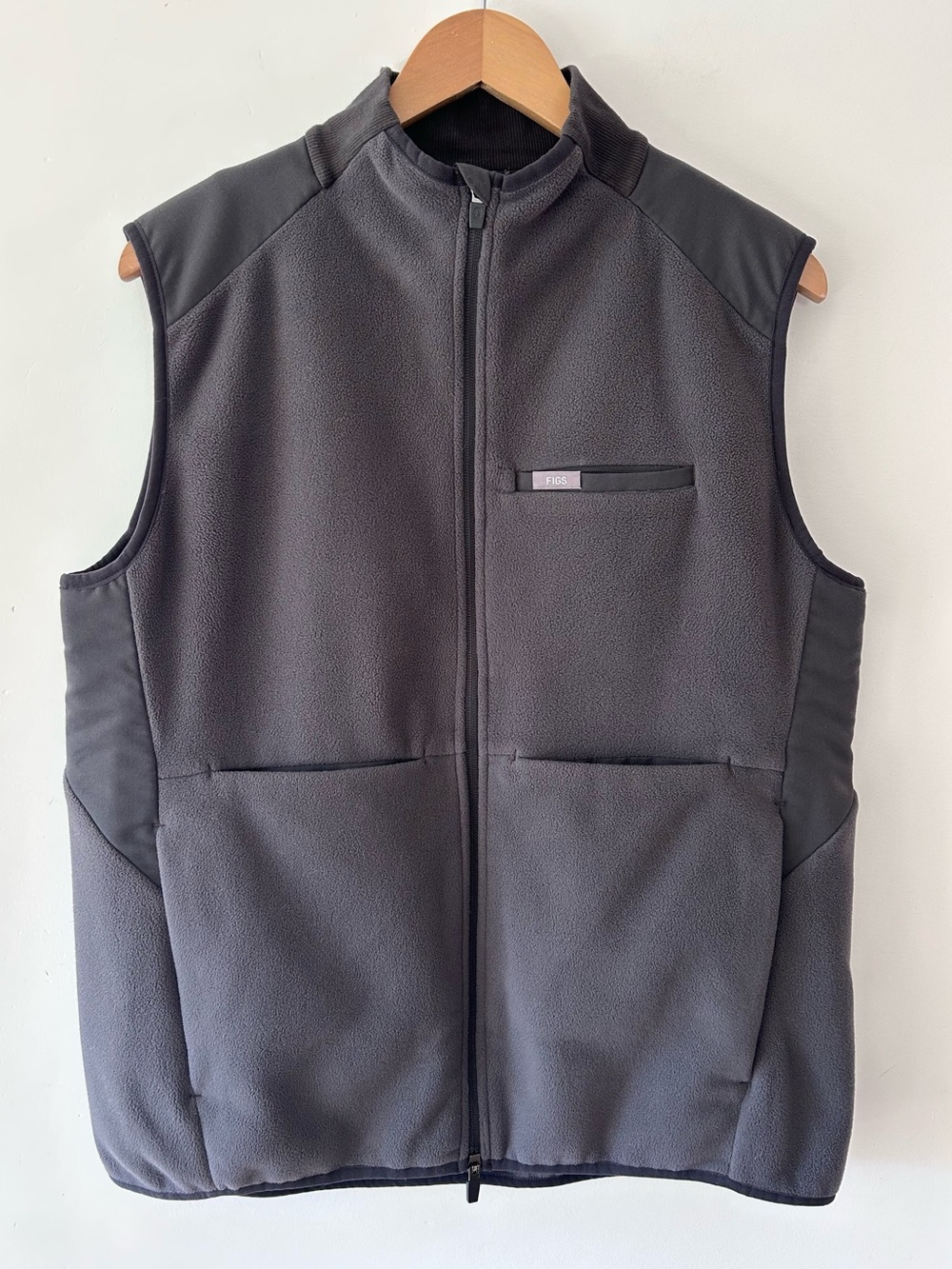 Figs On-Shift Fleece Vest Full-Zip | Dark Grey | XL
